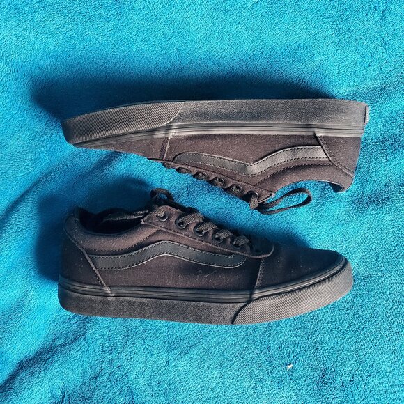 Women's Black Vans Sneakers Size 8.5 - Picture 4 of 5